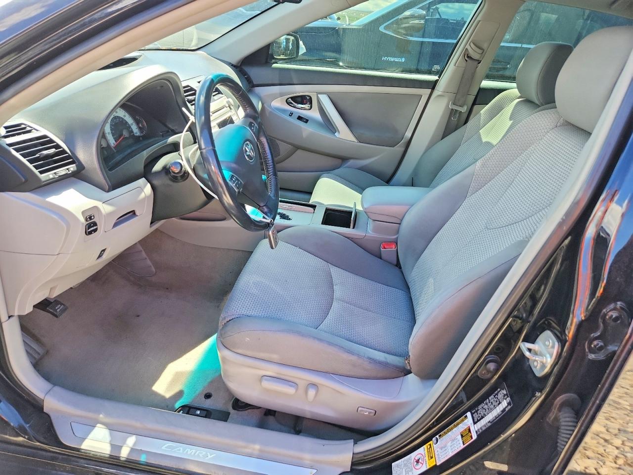2010 TOYOTA CAMRY SE photo 7