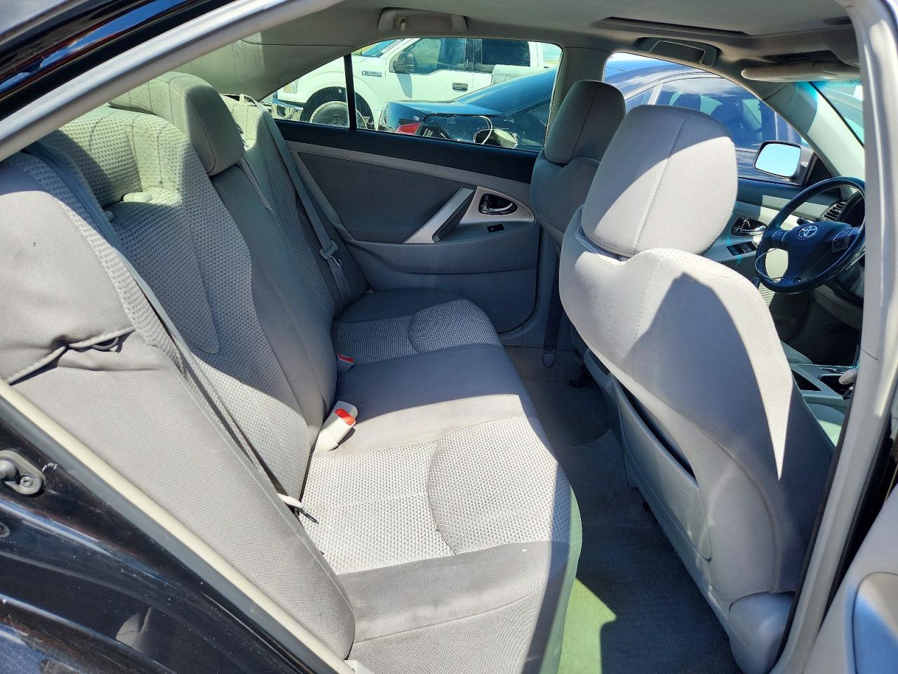 2010 TOYOTA CAMRY SE photo 10