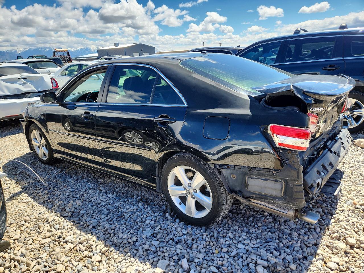 2010 TOYOTA CAMRY SE photo 2