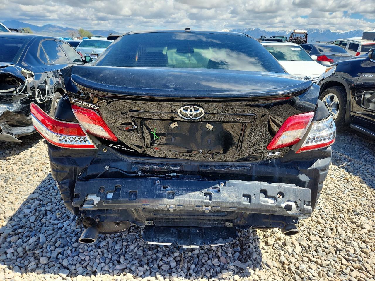 2010 TOYOTA CAMRY SE photo 6