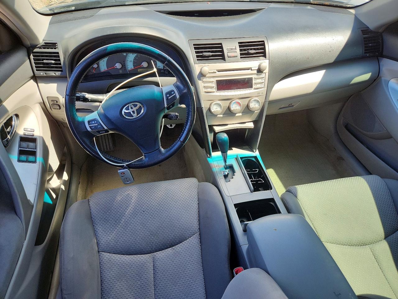 2010 TOYOTA CAMRY SE photo 8