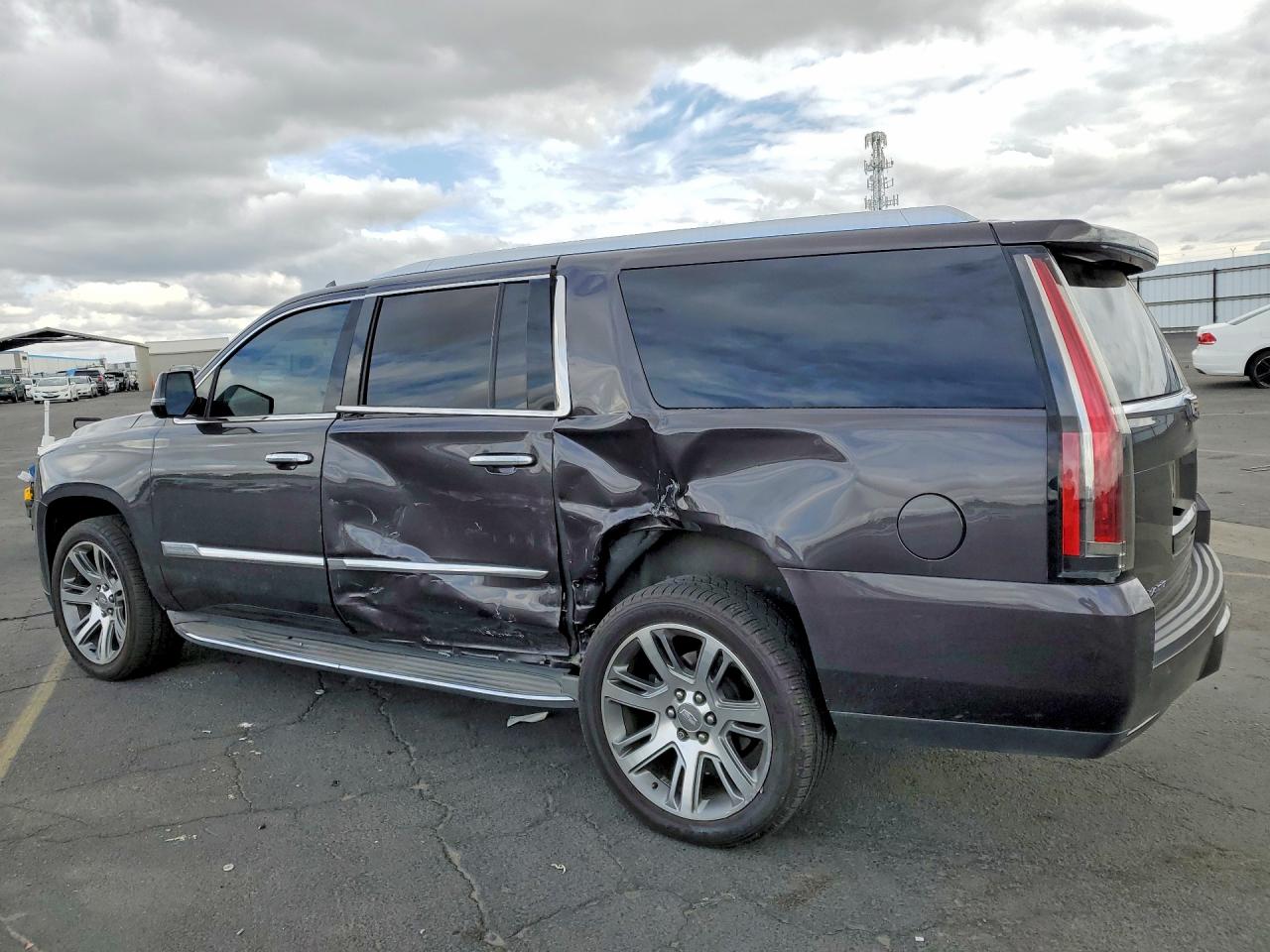 2015 CADILLAC ESCALADE ESV LUXURY photo 3