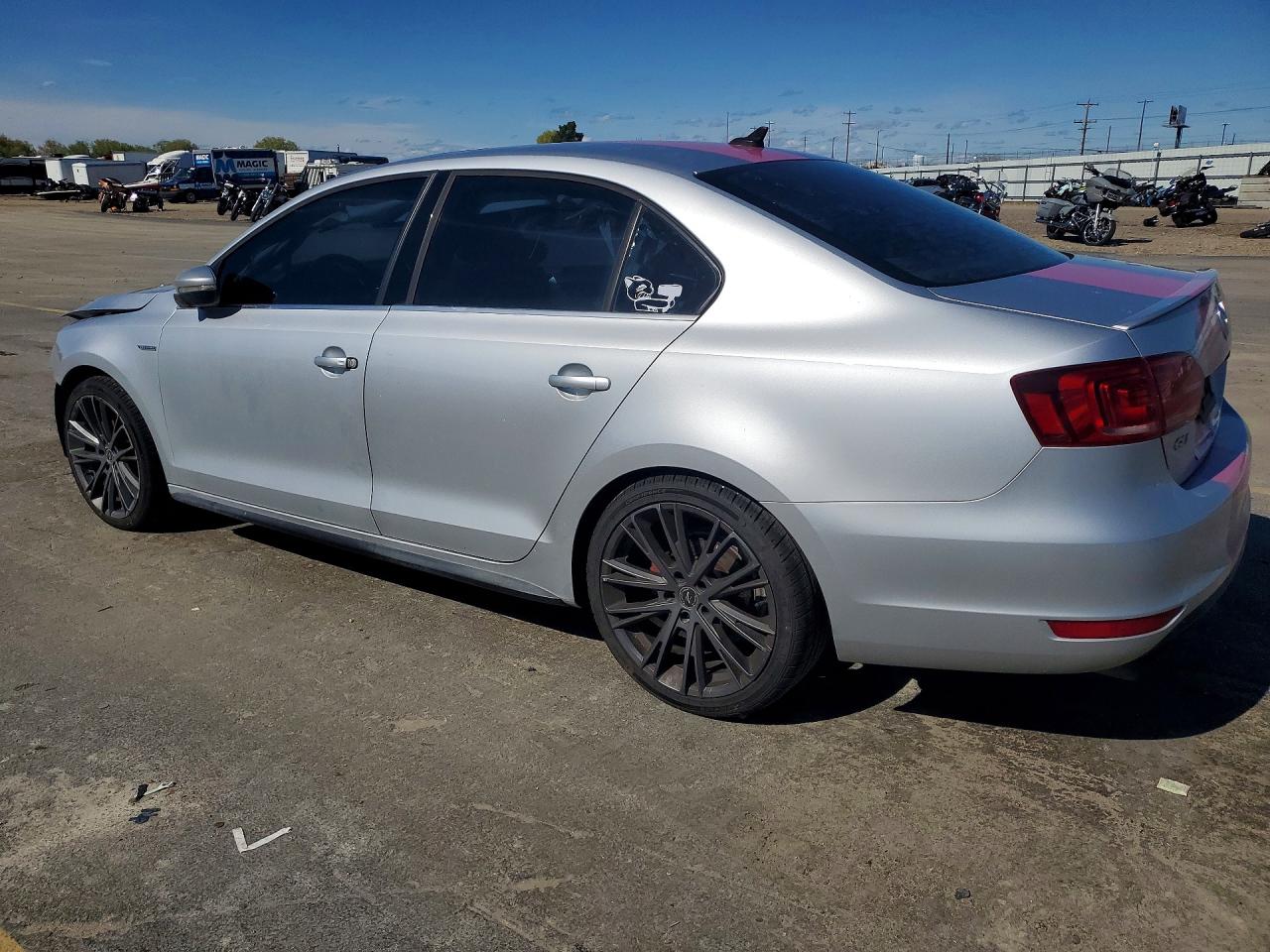 2014 VOLKSWAGEN JETTA GLI photo 2
