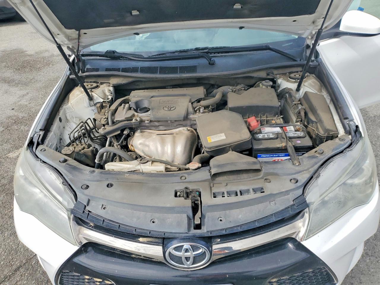 2016 TOYOTA CAMRY SE photo 21