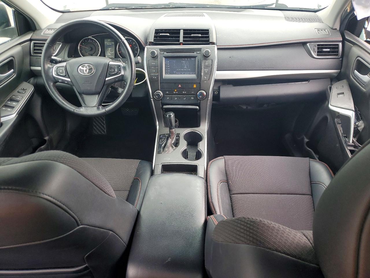 2016 TOYOTA CAMRY SE photo 15