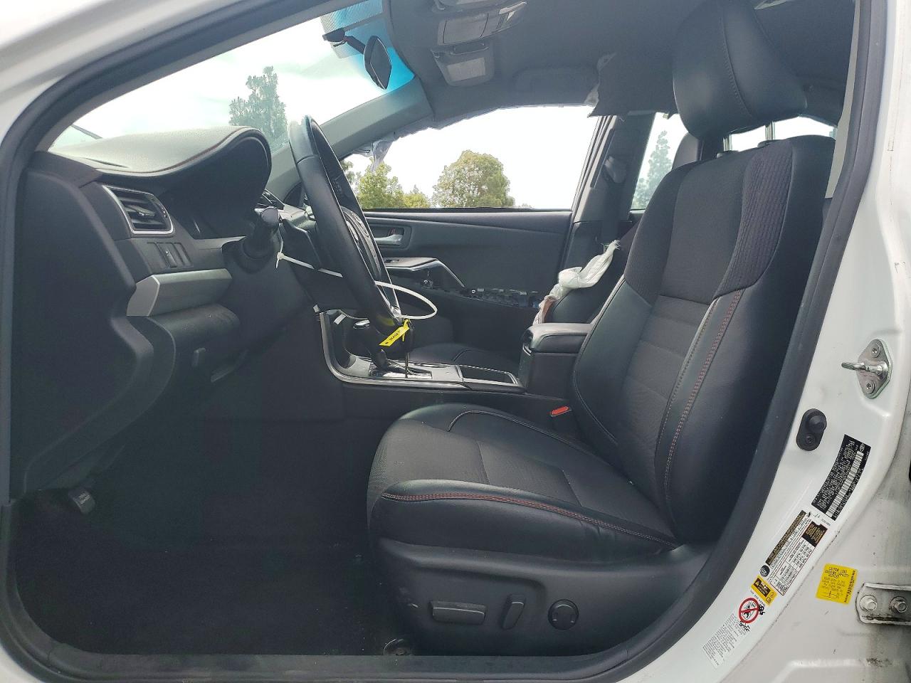 2016 TOYOTA CAMRY SE photo 13