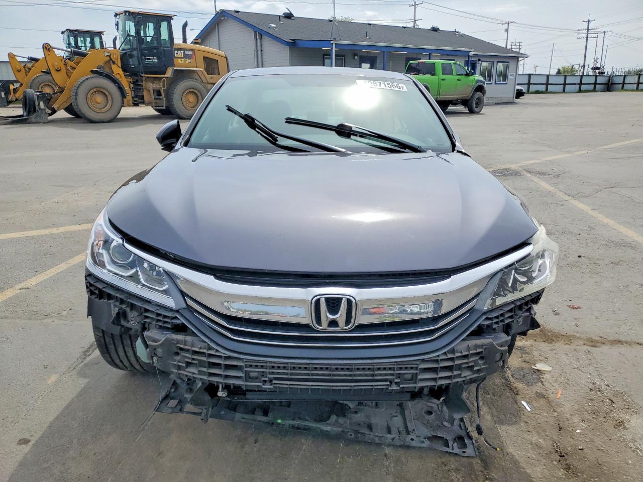 2017 HONDA ACCORD photo 13