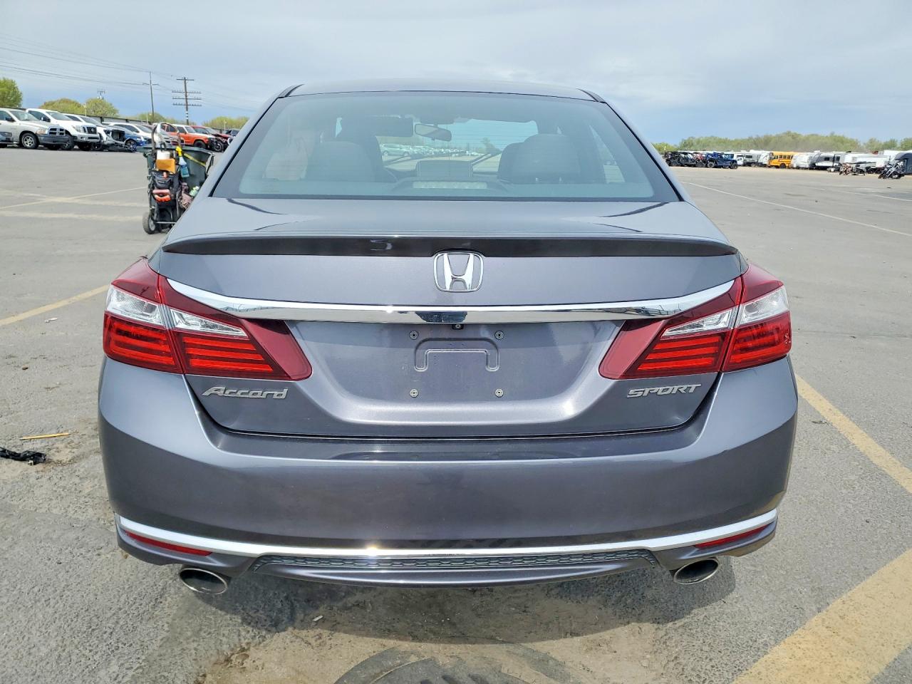 2017 HONDA ACCORD photo 16