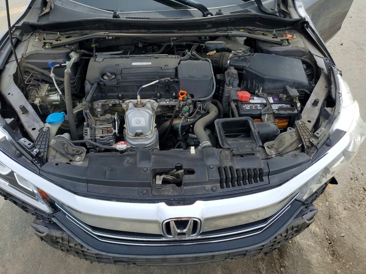 2017 HONDA ACCORD photo 31