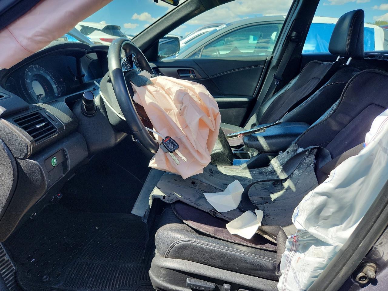 2017 HONDA ACCORD photo 19