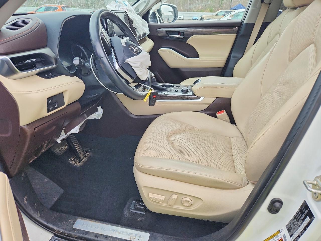 2020 TOYOTA HIGHLANDER LIMITED photo 13