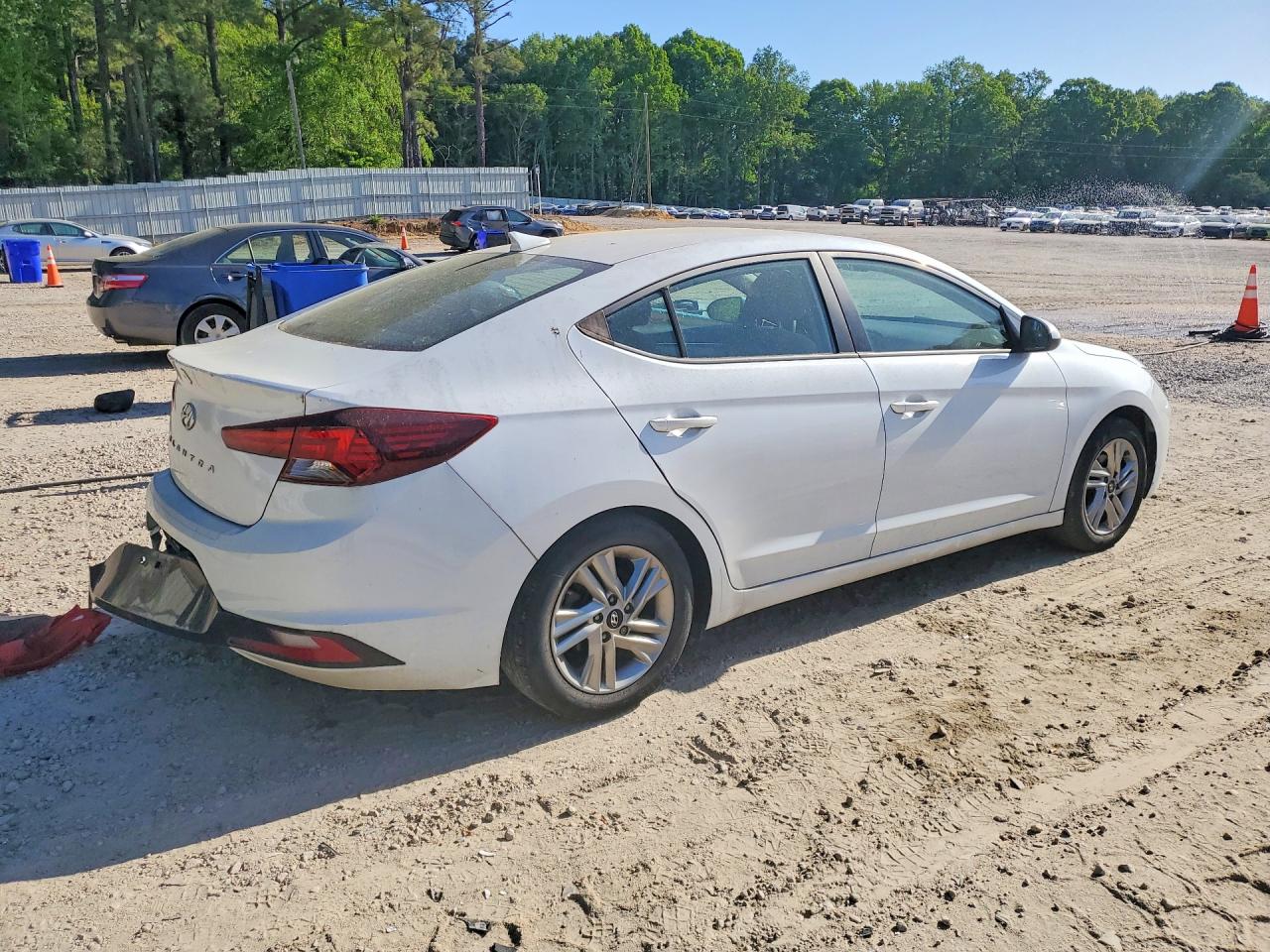 2020 HYUNDAI ELANTRA SEL photo 5