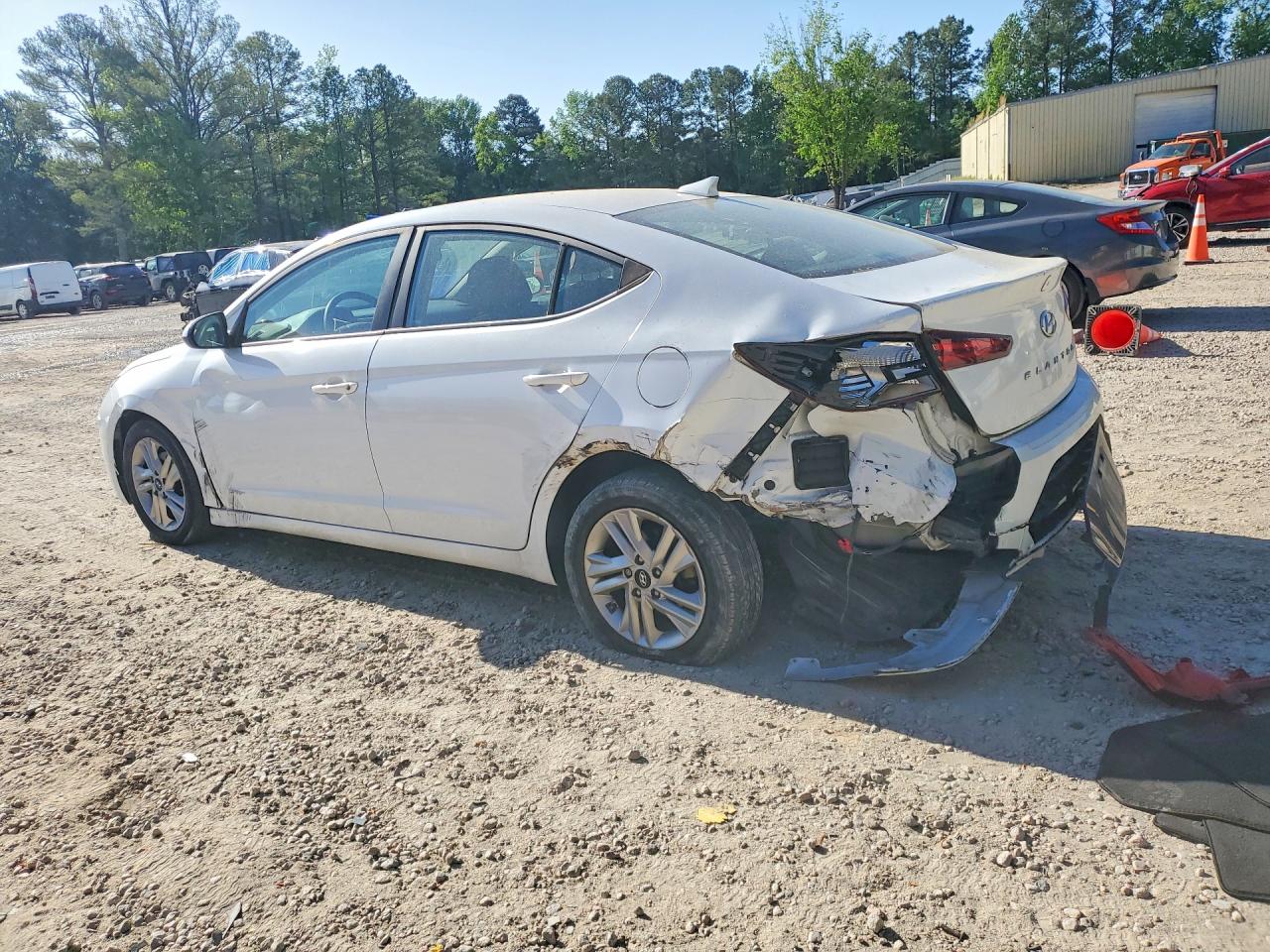 2020 HYUNDAI ELANTRA SEL photo 3