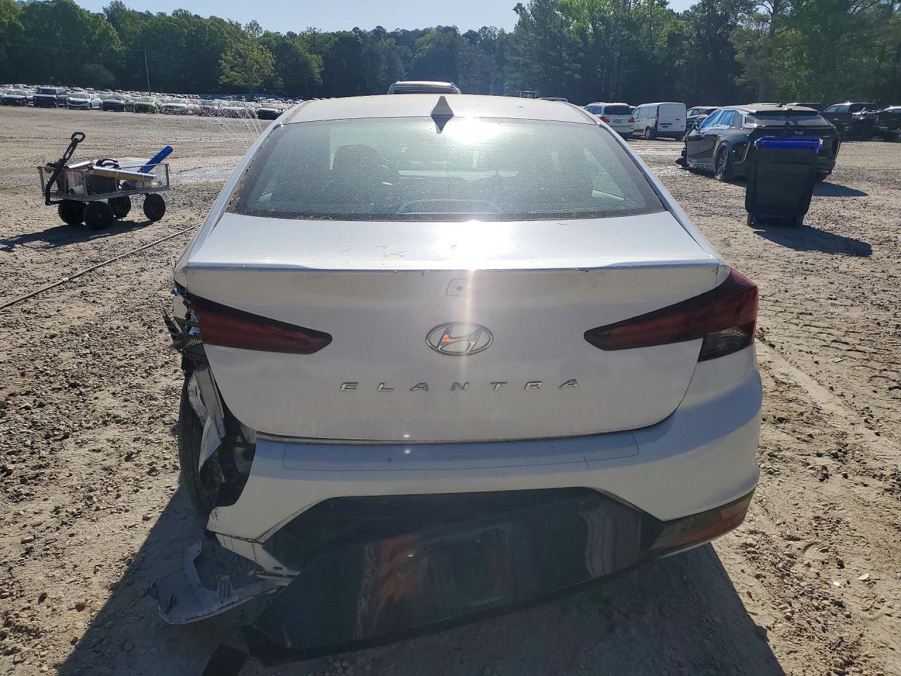 2020 HYUNDAI ELANTRA SEL photo 11