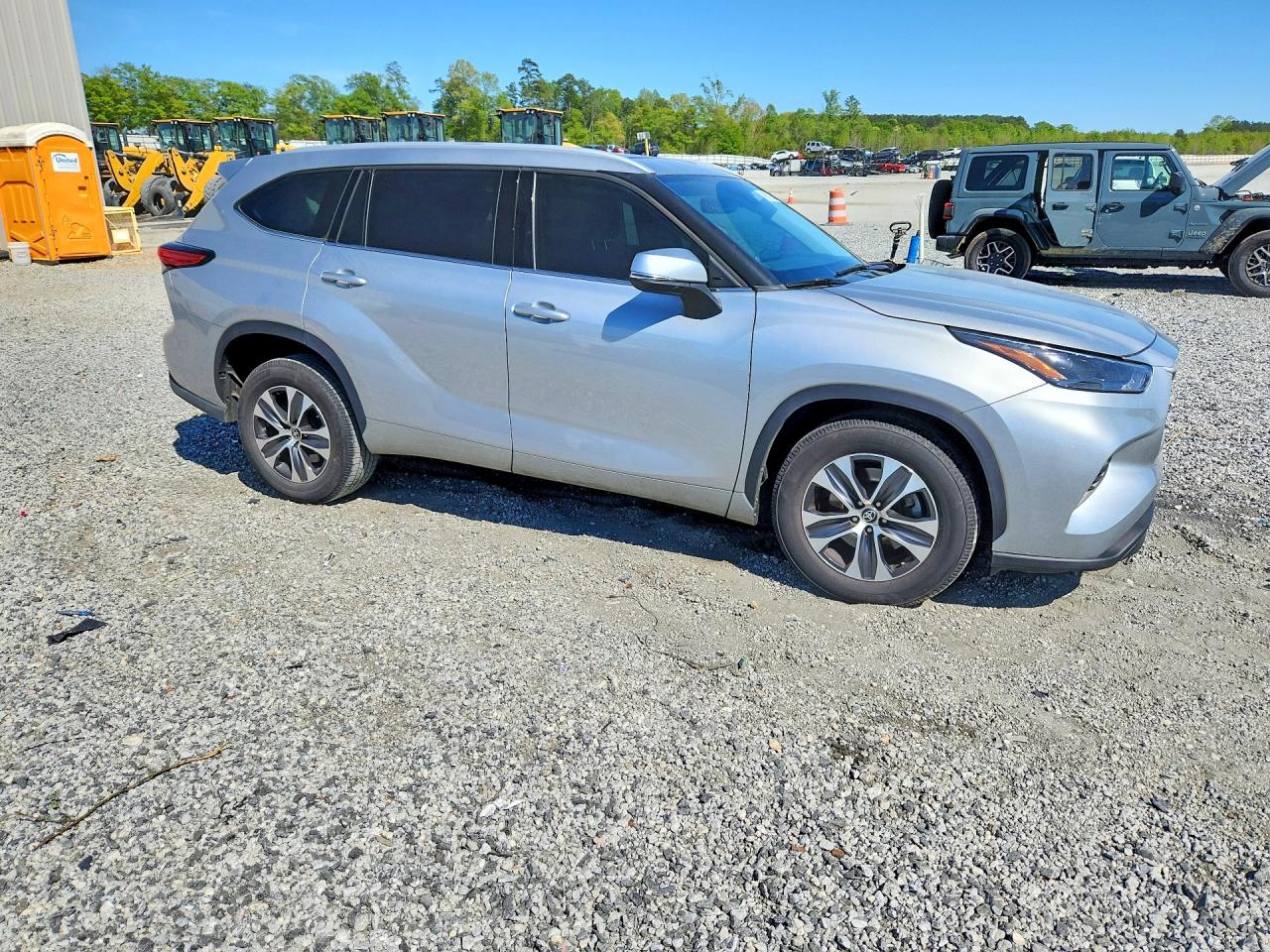 2022 TOYOTA HIGHLANDER XLE photo 7