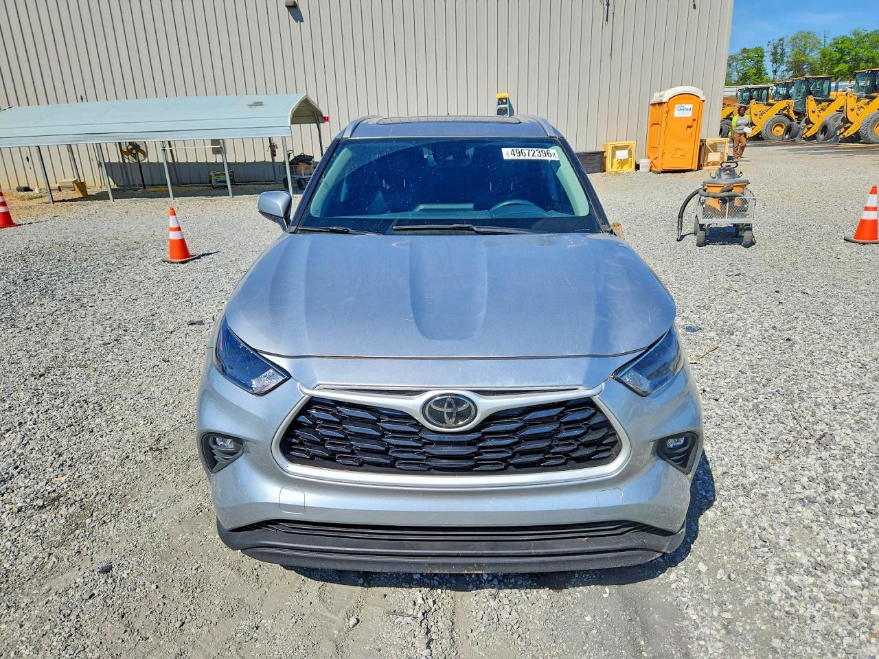 2022 TOYOTA HIGHLANDER XLE photo 9