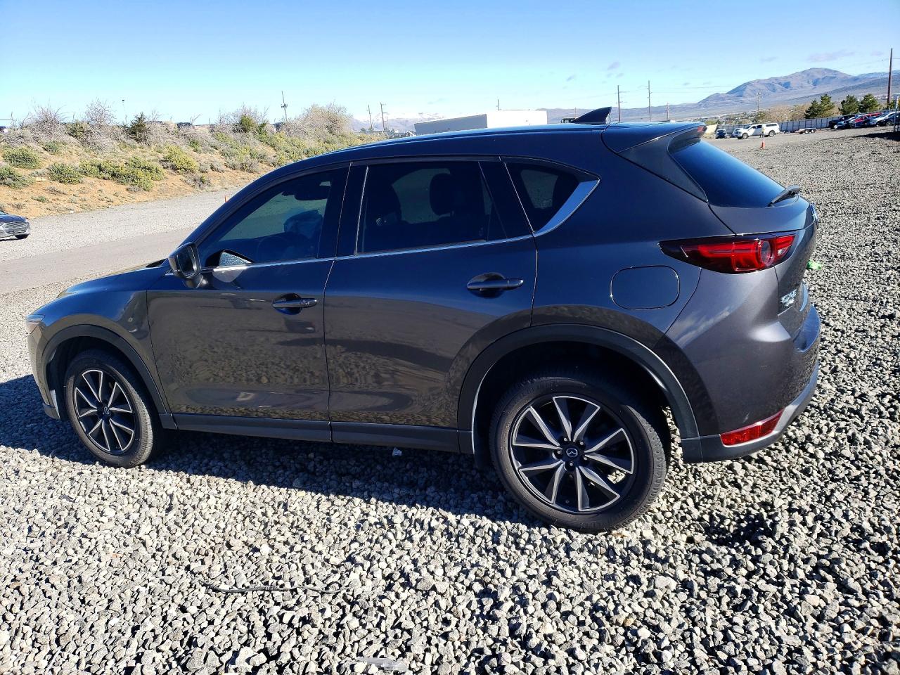 2017 MAZDA CX-5 GRAND TOURING photo 2