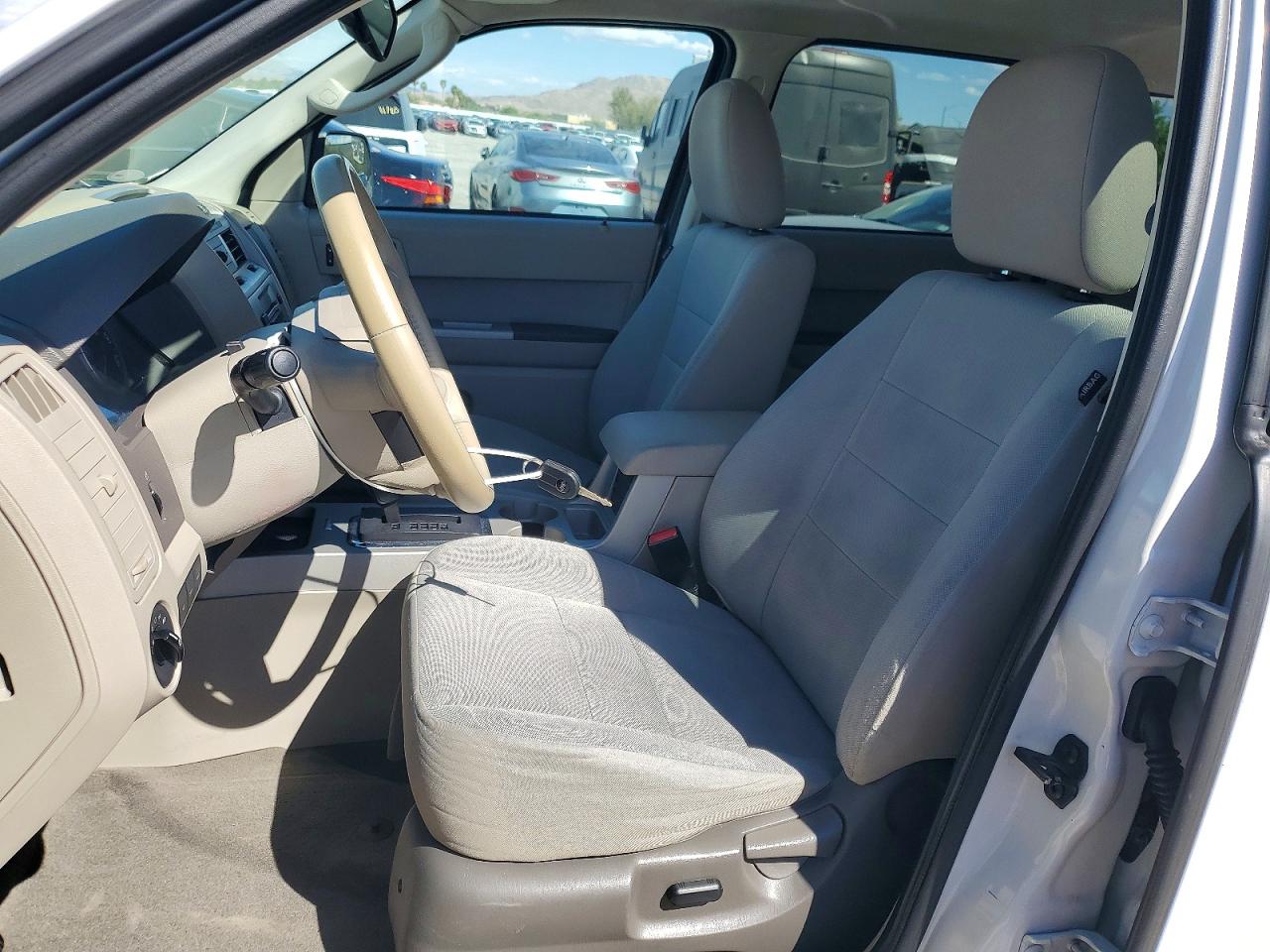 2011 FORD ESCAPE XLT photo 13