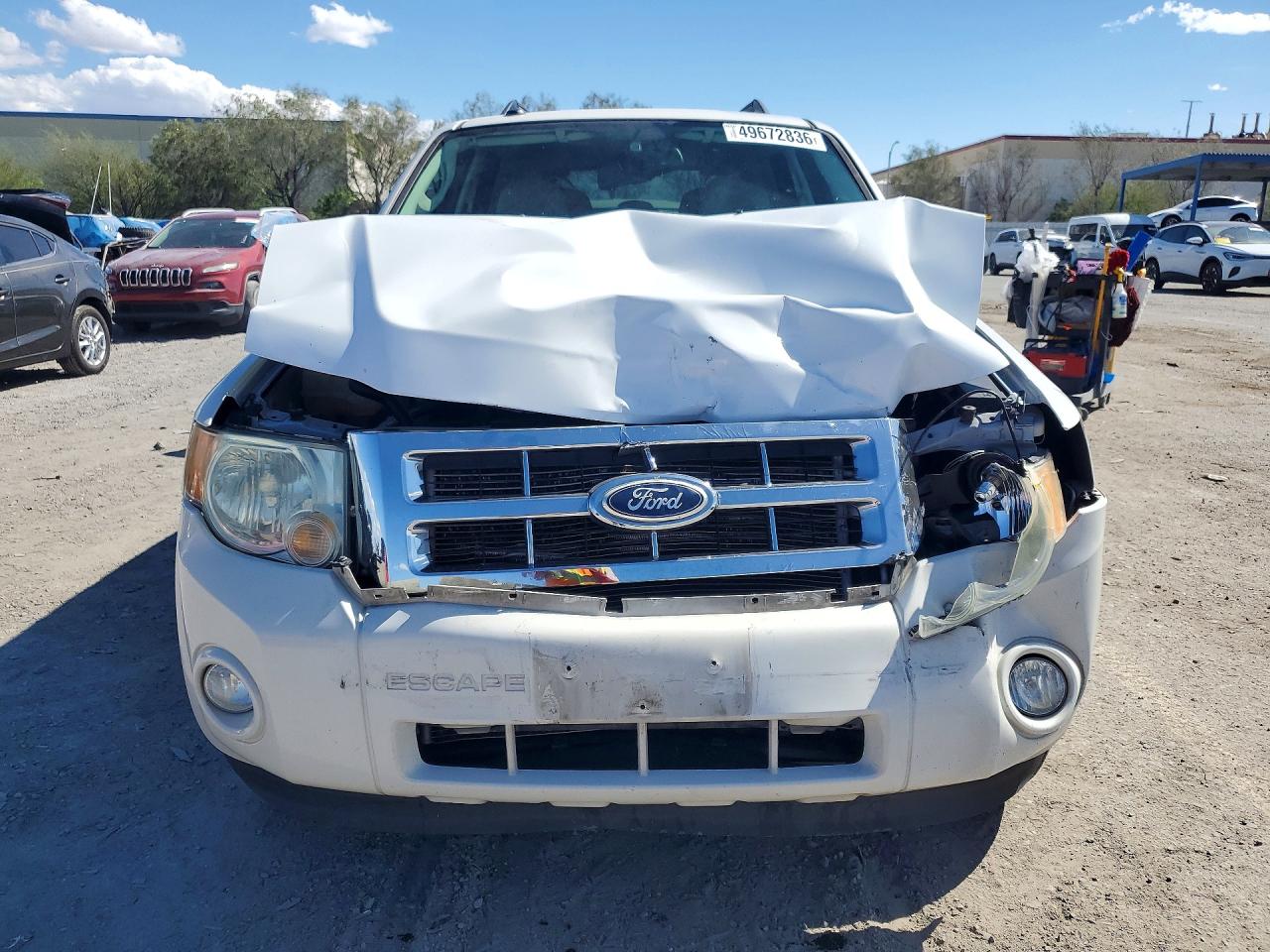 2011 FORD ESCAPE XLT photo 9
