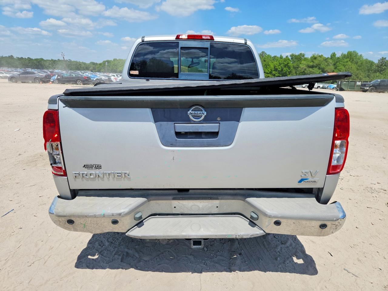 2017 NISSAN FRONTIER SV photo 11