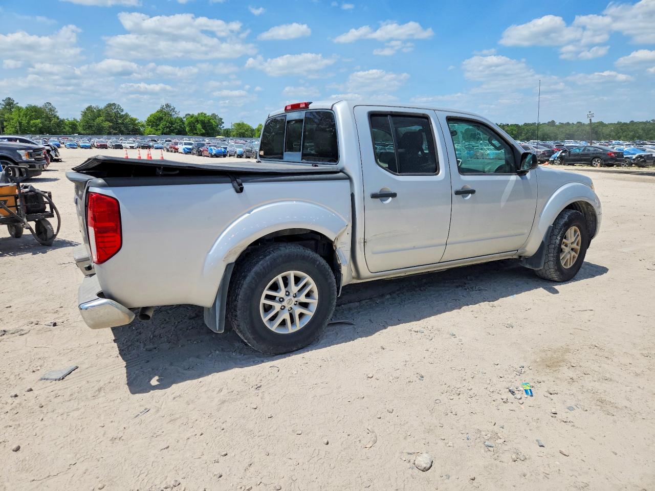 2017 NISSAN FRONTIER SV photo 5