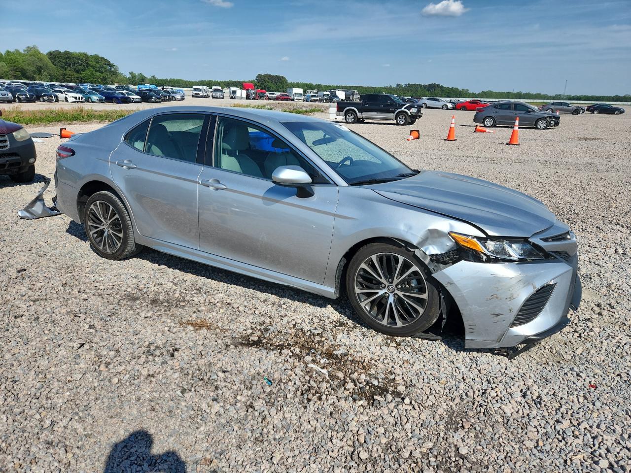 2018 TOYOTA CAMRY SE photo 10