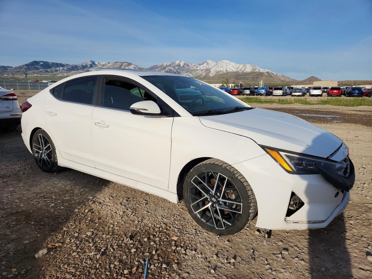 2019 HYUNDAI ELANTRA photo 10