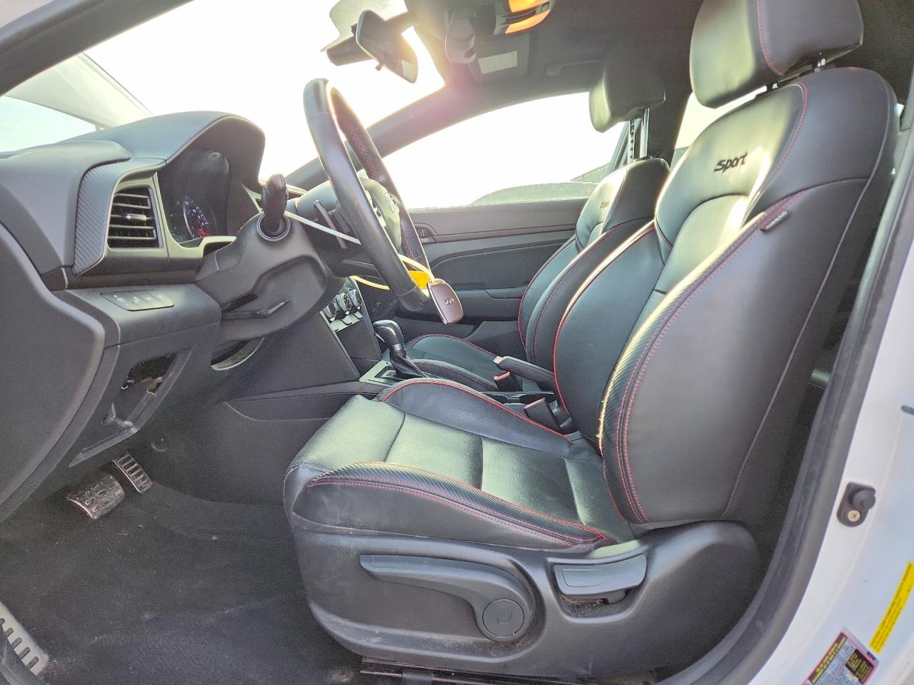 2019 HYUNDAI ELANTRA photo 19