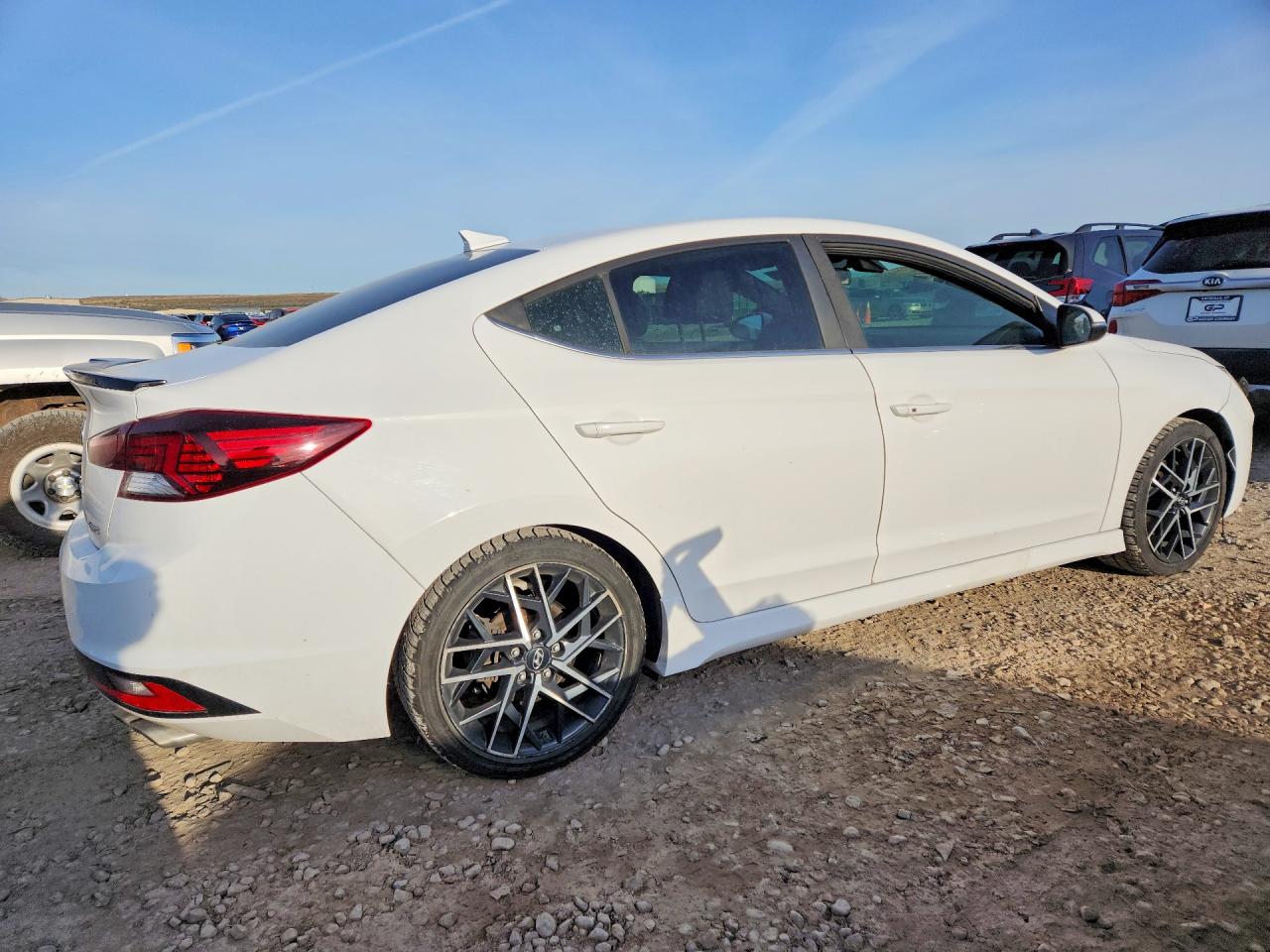 2019 HYUNDAI ELANTRA photo 7