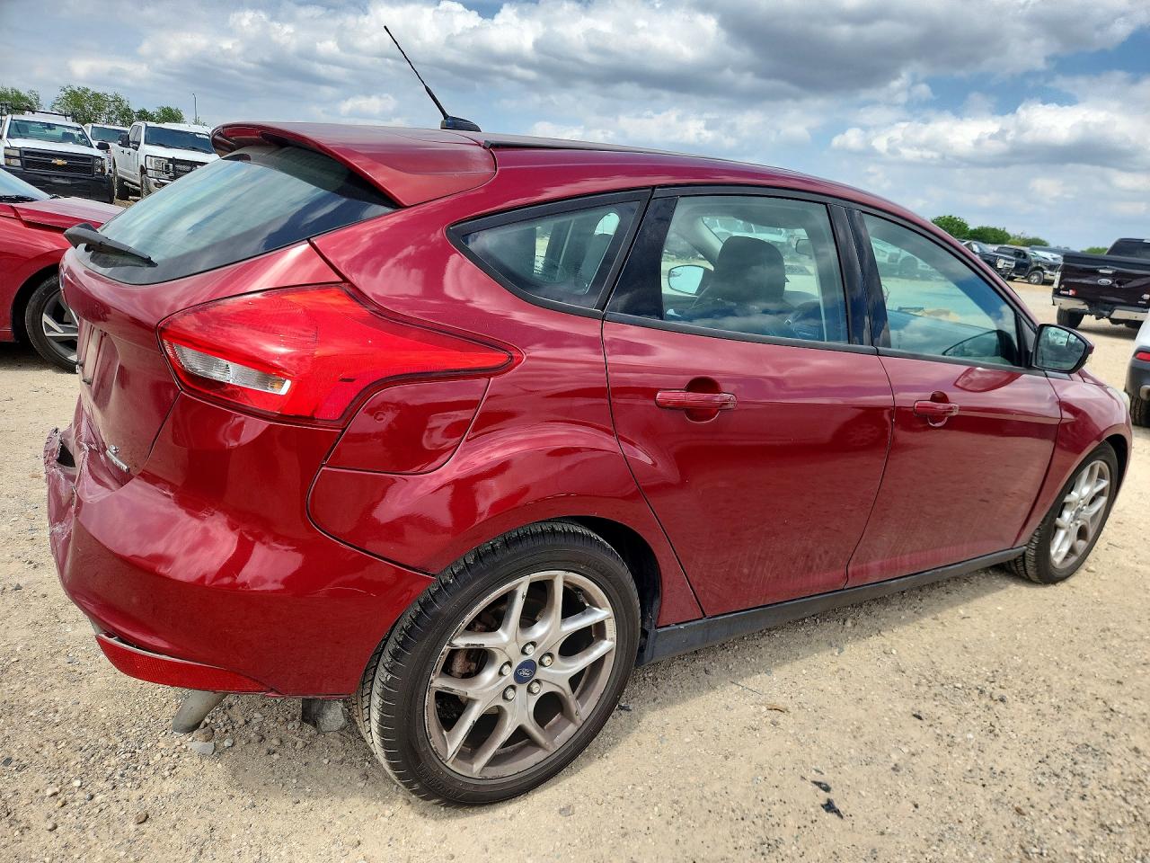 2015 FORD FOCUS SE photo 5