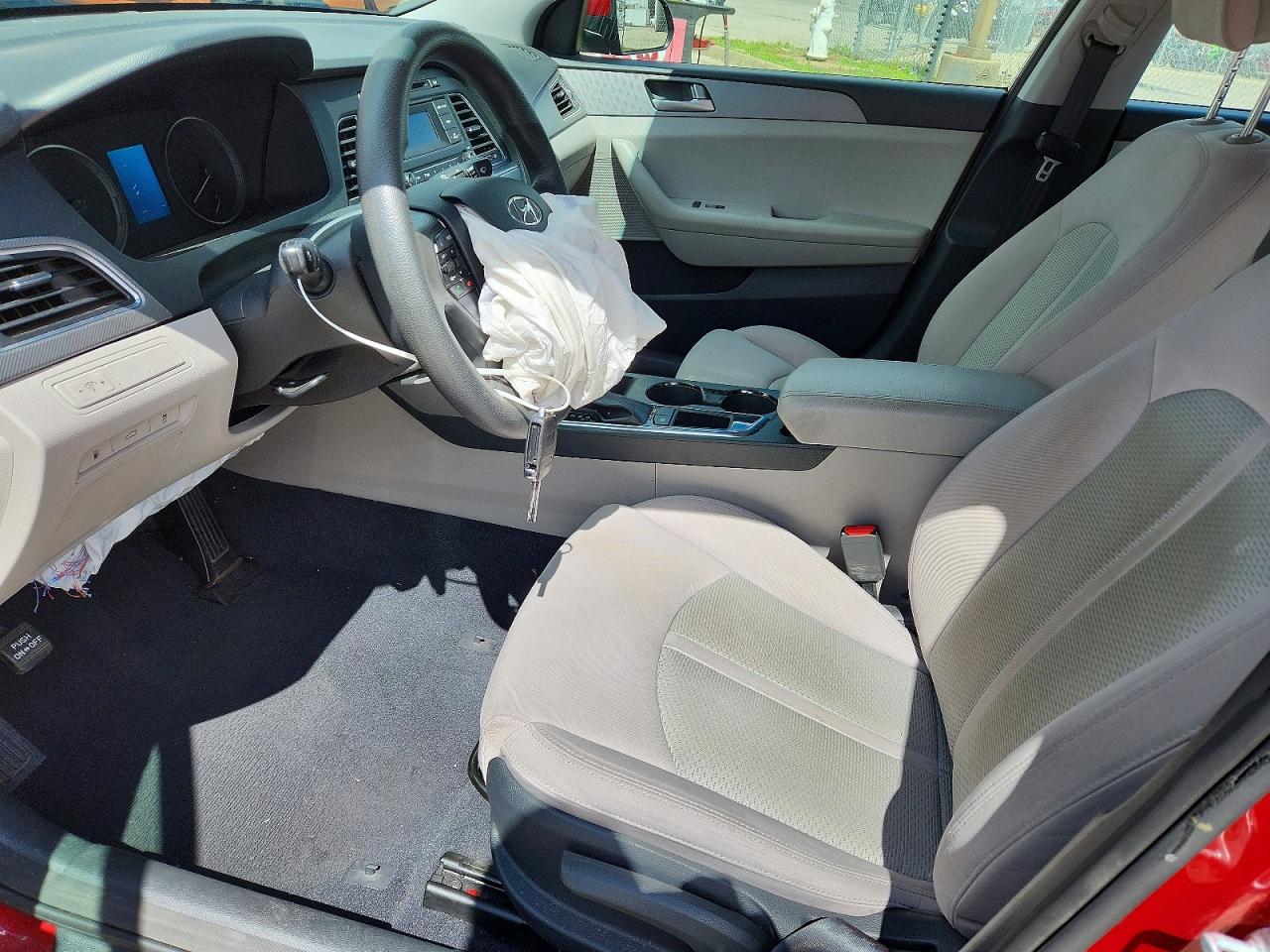 2015 HYUNDAI SONATA SE photo 13