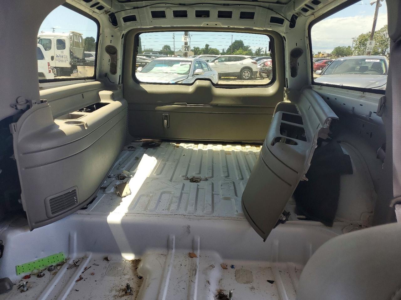 2003 CHEVROLET SUBURBAN C1500 photo 19