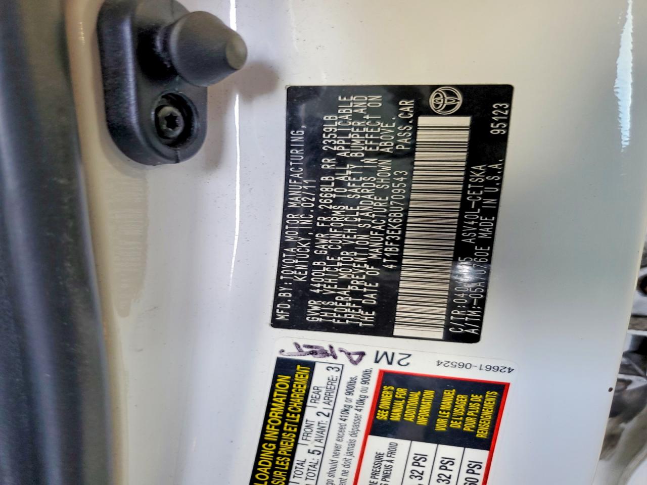 2011 TOYOTA CAMRY SE photo 23