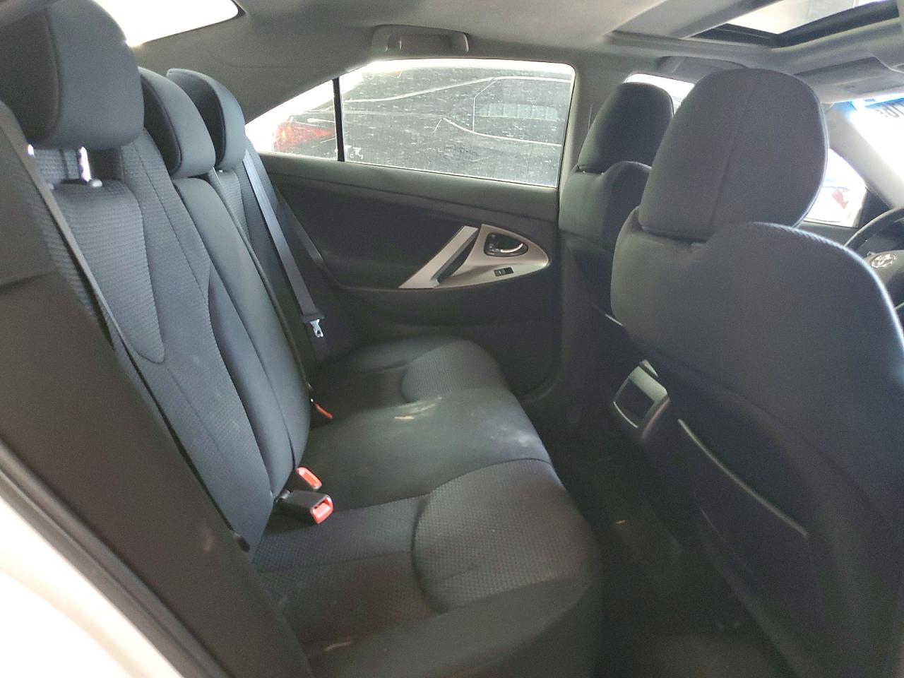 2011 TOYOTA CAMRY SE photo 19