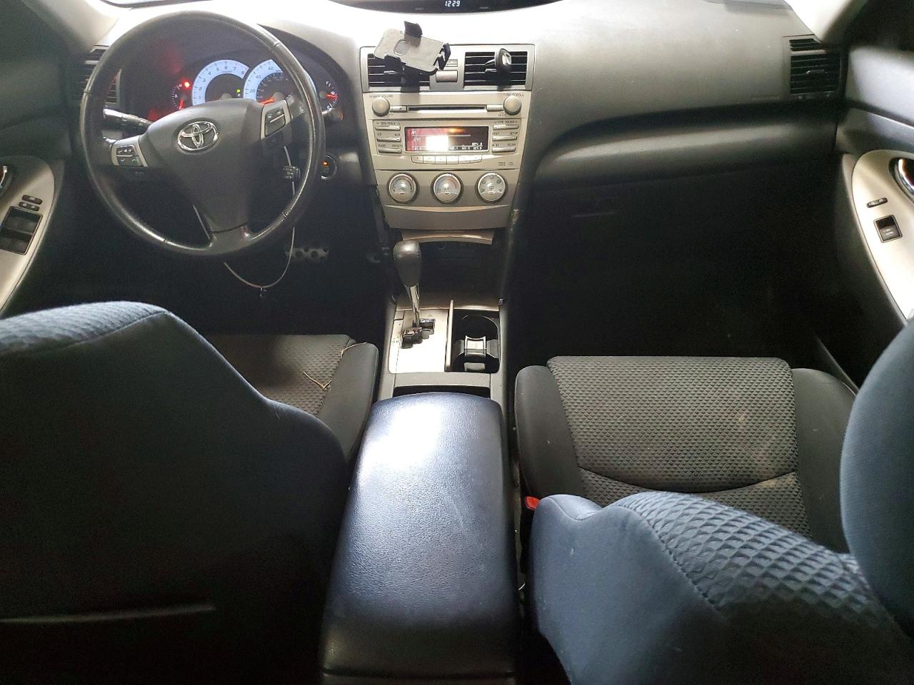 2011 TOYOTA CAMRY SE photo 15