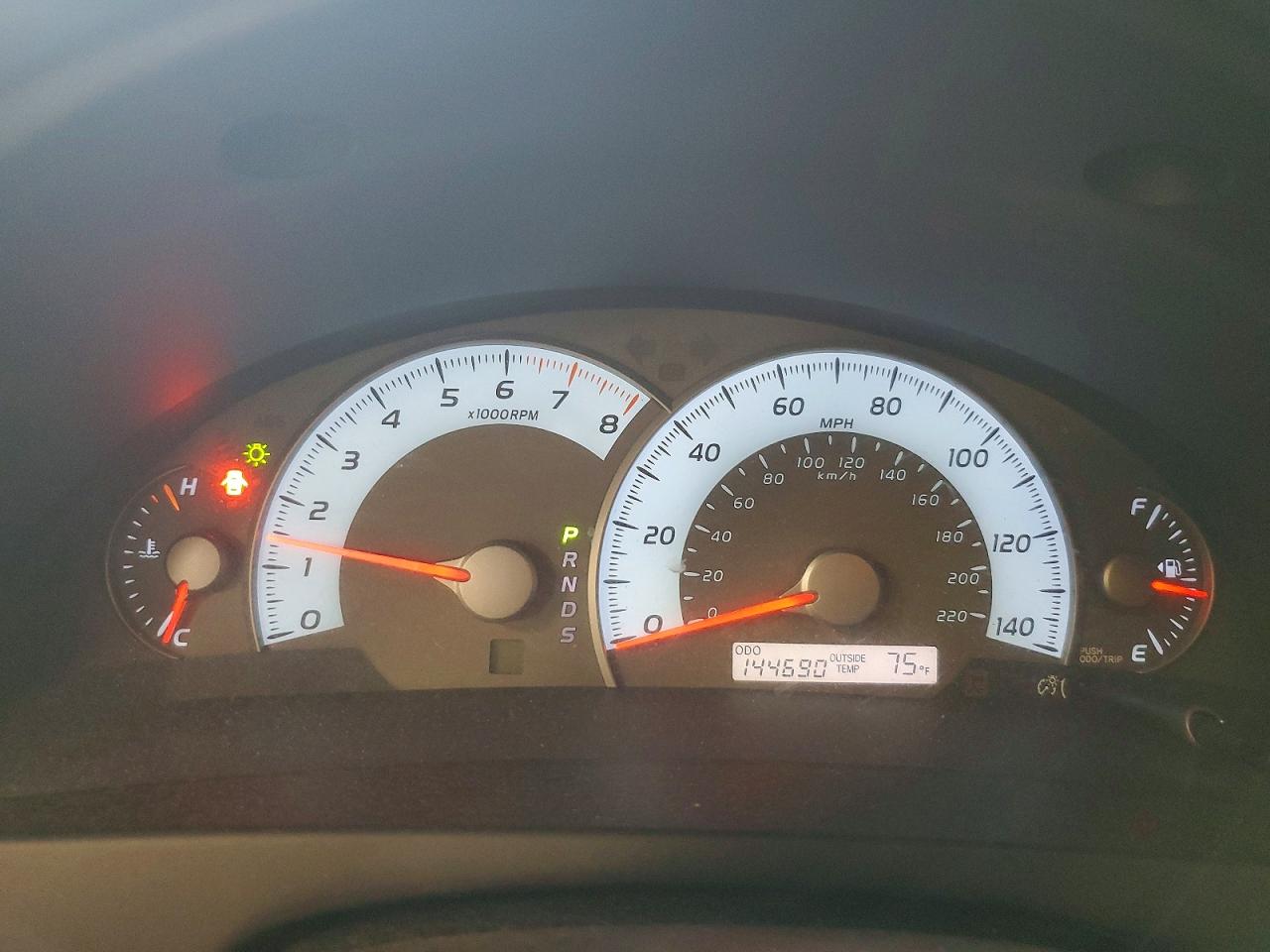2011 TOYOTA CAMRY SE photo 17