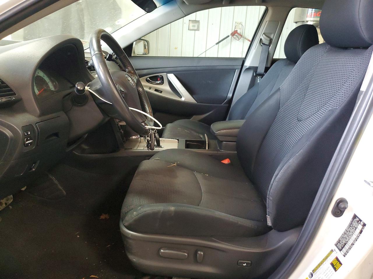 2011 TOYOTA CAMRY SE photo 13