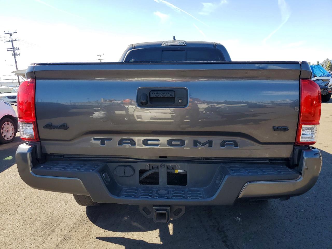 2022 TOYOTA TACOMA SR5 V6 photo 11
