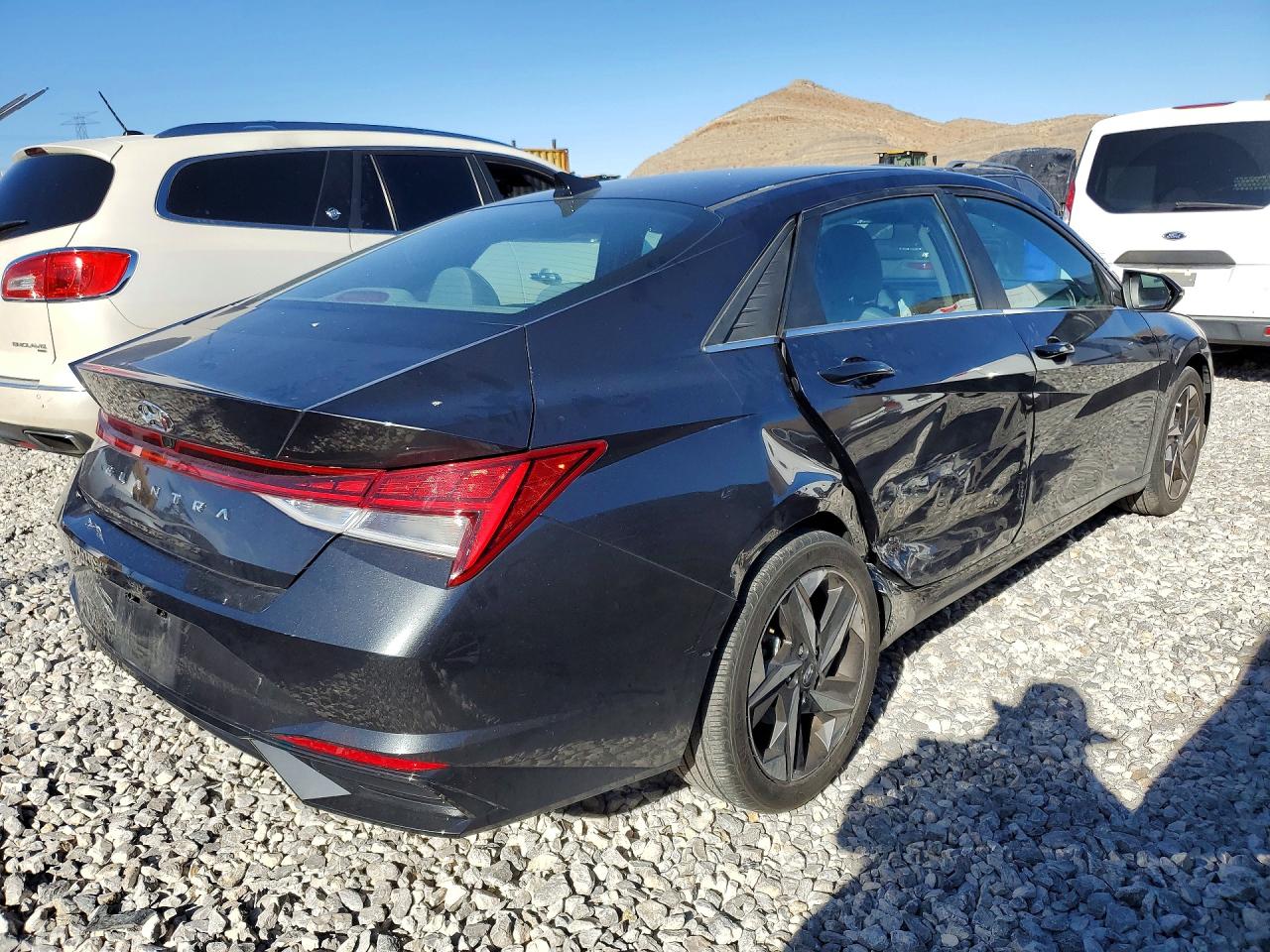 2022 HYUNDAI ELANTRA SEL photo 3