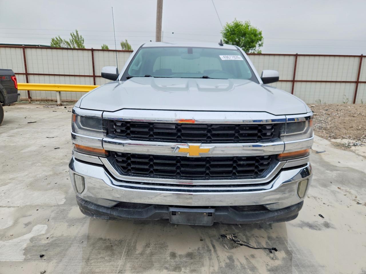 2017 CHEVROLET SILVERADO C1500 LT photo 9
