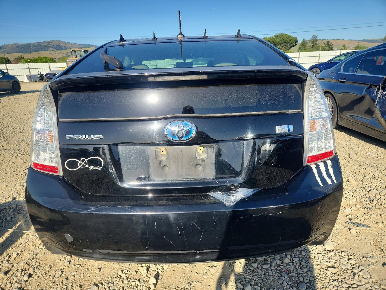 2011 TOYOTA PRIUS THREE photo 16