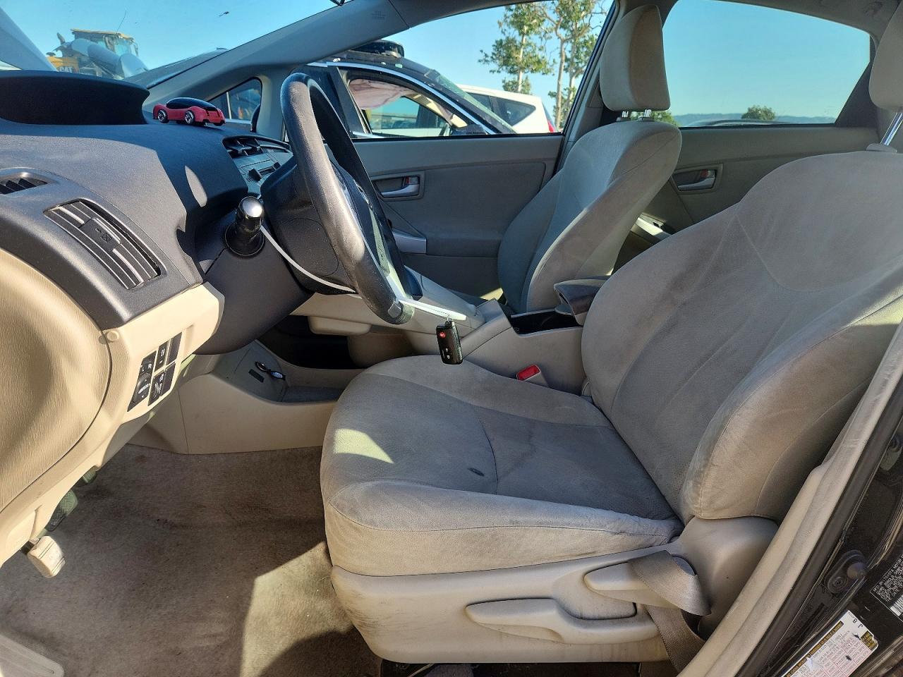 2011 TOYOTA PRIUS THREE photo 19