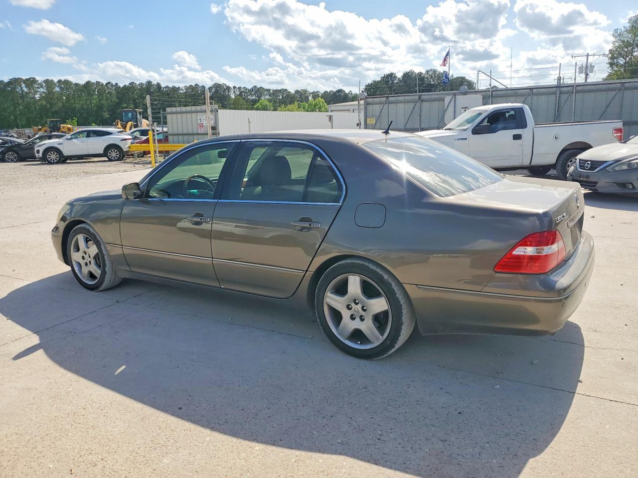 2005 LEXUS LS 430 photo 4