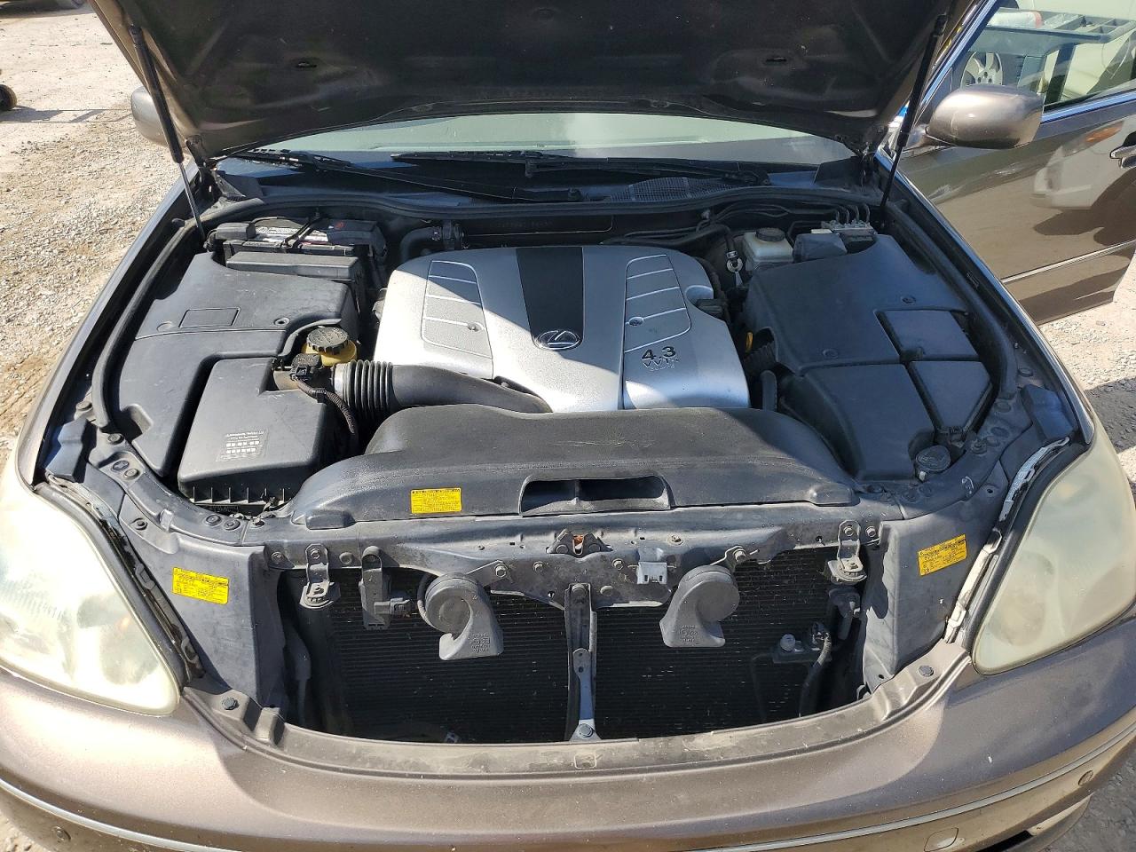 2005 LEXUS LS 430 photo 31