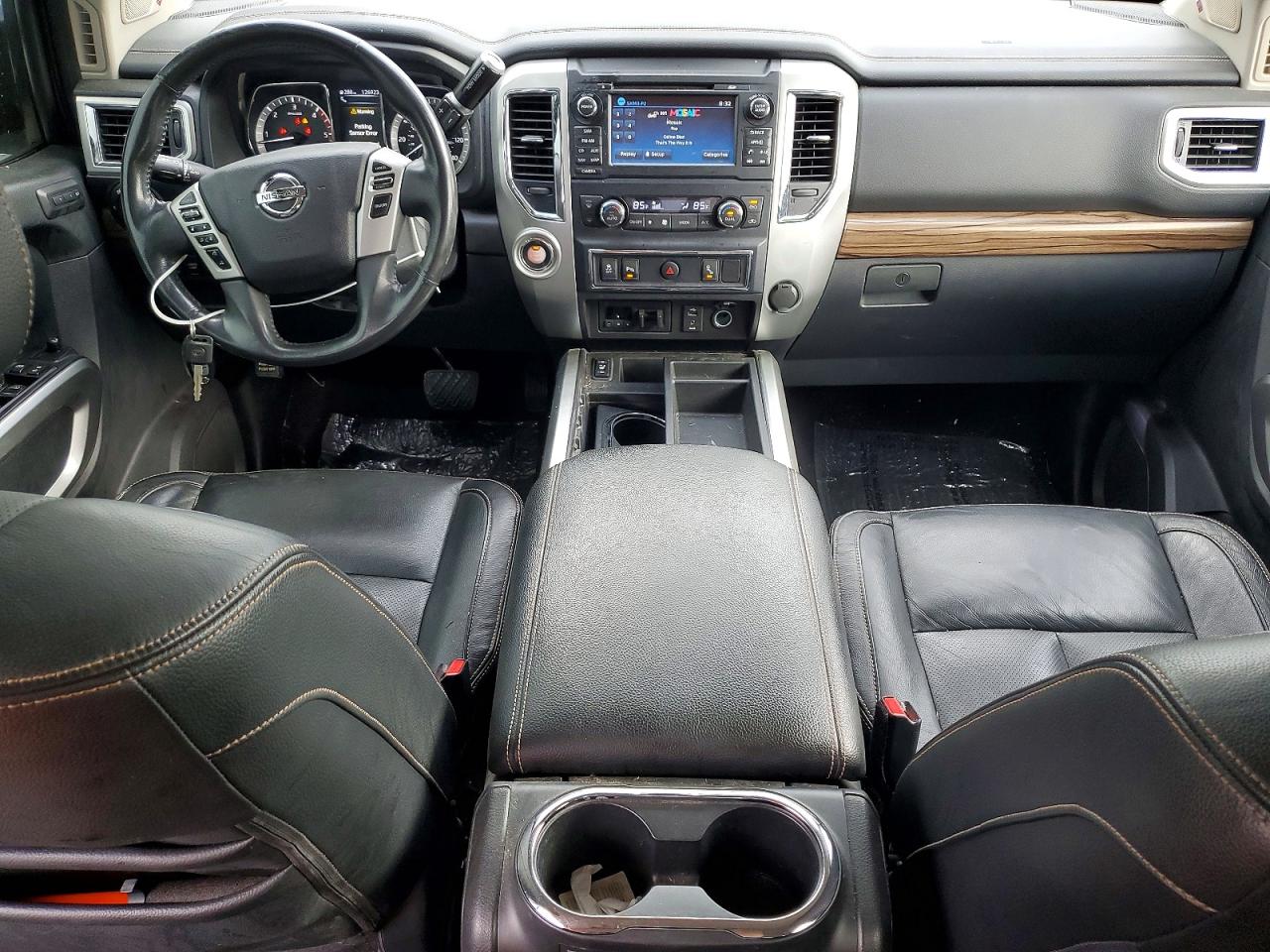 2016 NISSAN TITAN XD SL photo 15