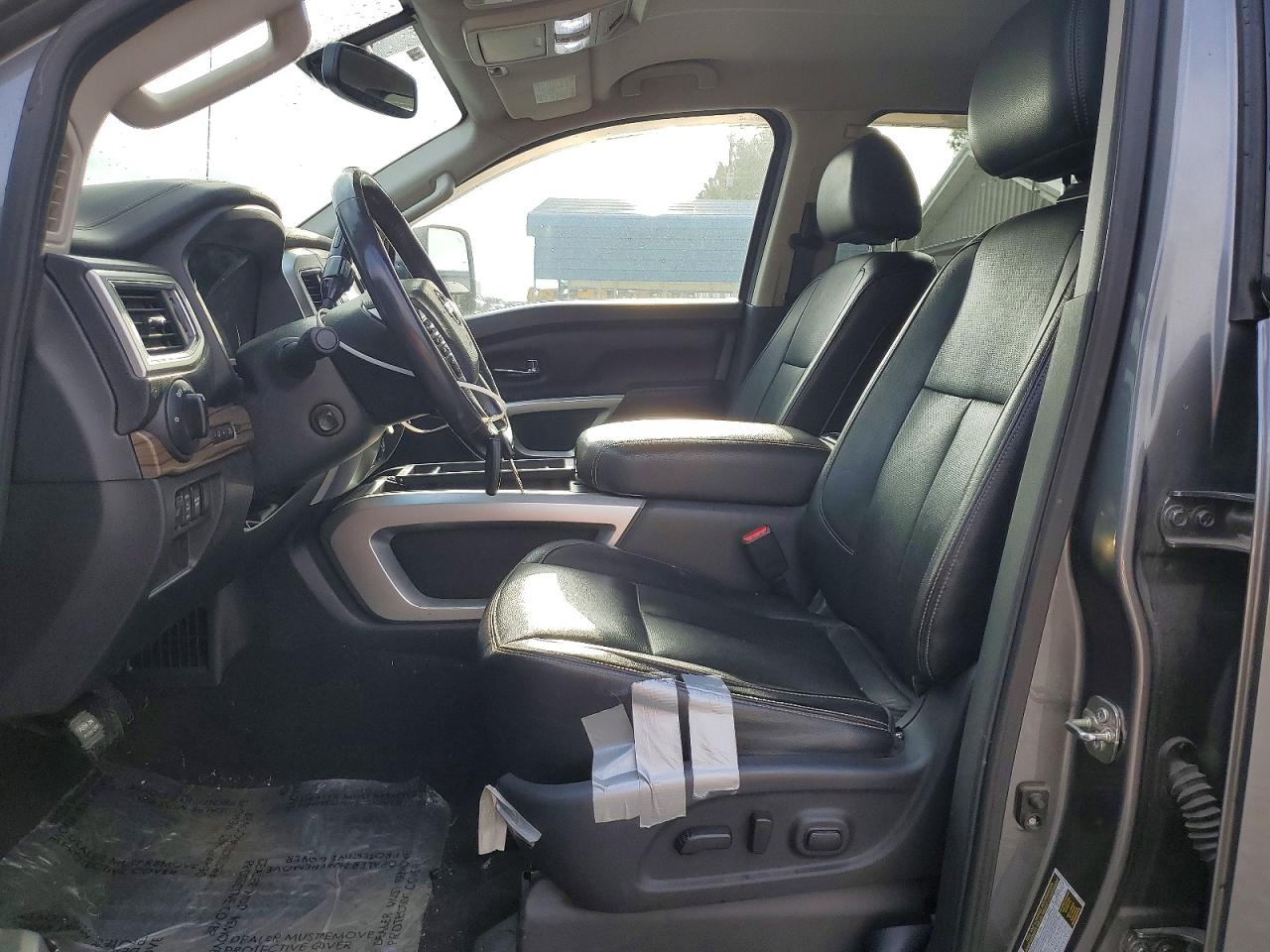 2016 NISSAN TITAN XD SL photo 13