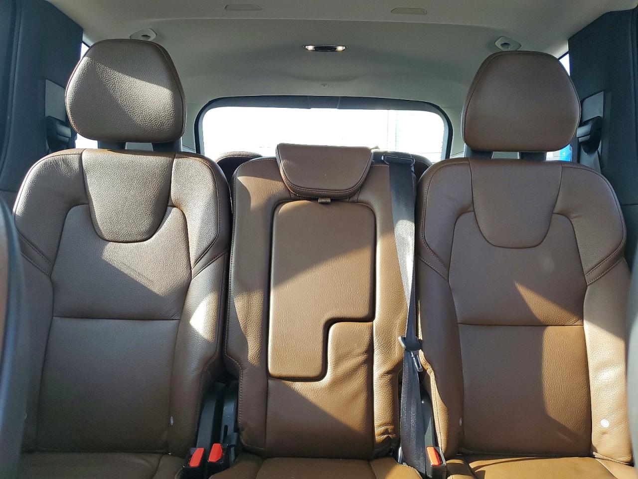 2019 VOLVO XC90 T6 MOMENTUM photo 19