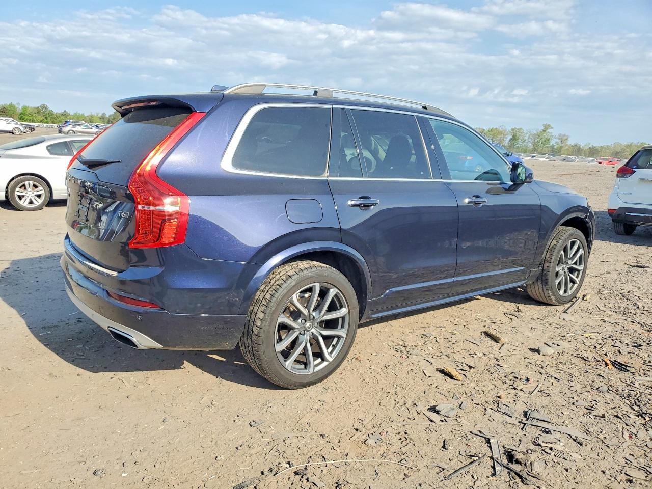 2019 VOLVO XC90 T6 MOMENTUM photo 5