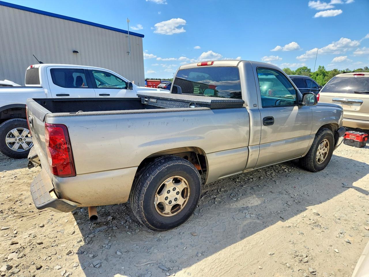 2003 CHEVROLET SILVERADO C1500 photo 5