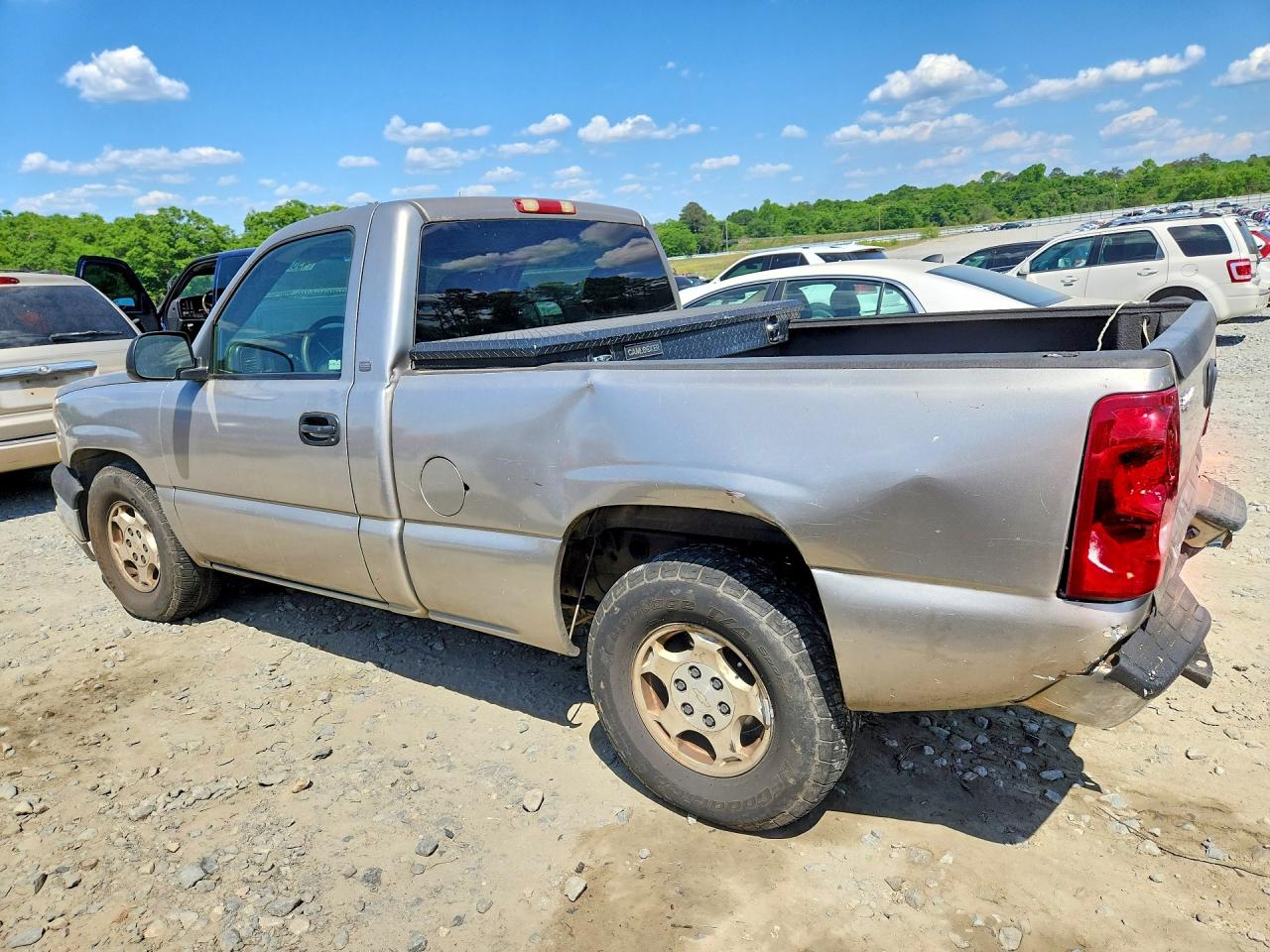 2003 CHEVROLET SILVERADO C1500 photo 3